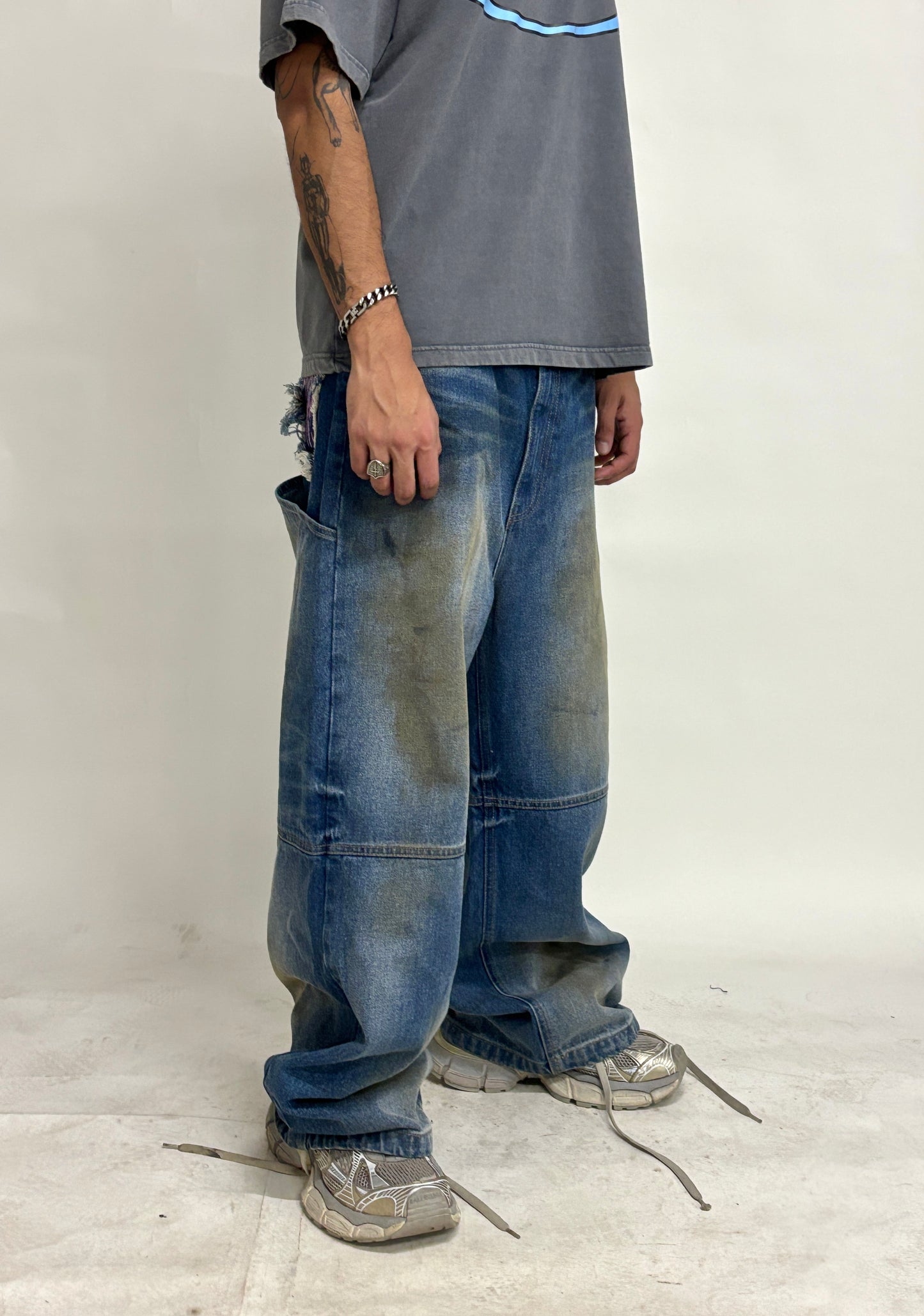CROSS LOGO PATCHED LOW CROTCH JEANS - DIRTY LIGHT BLUE
