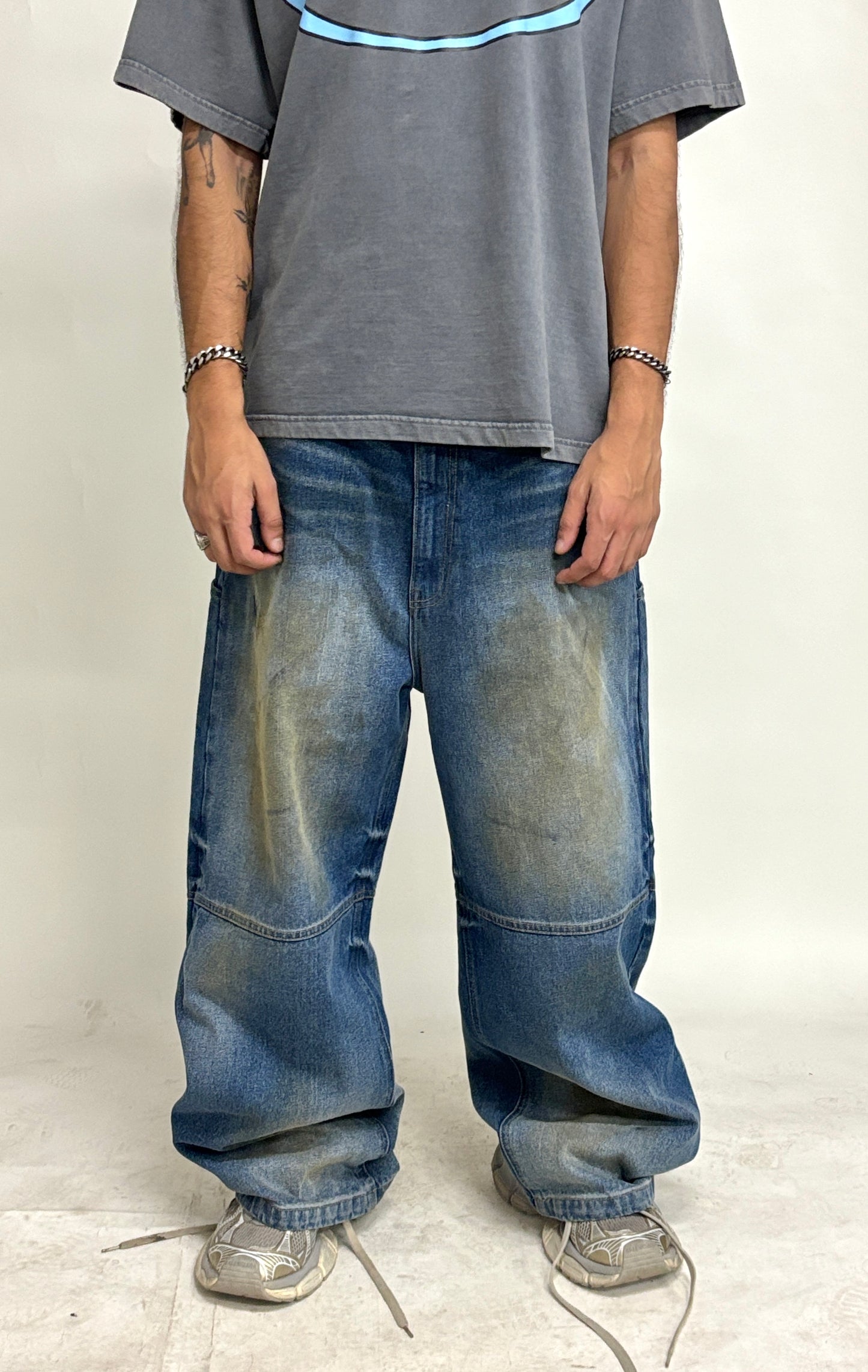 CROSS LOGO PATCHED LOW CROTCH JEANS - DIRTY LIGHT BLUE