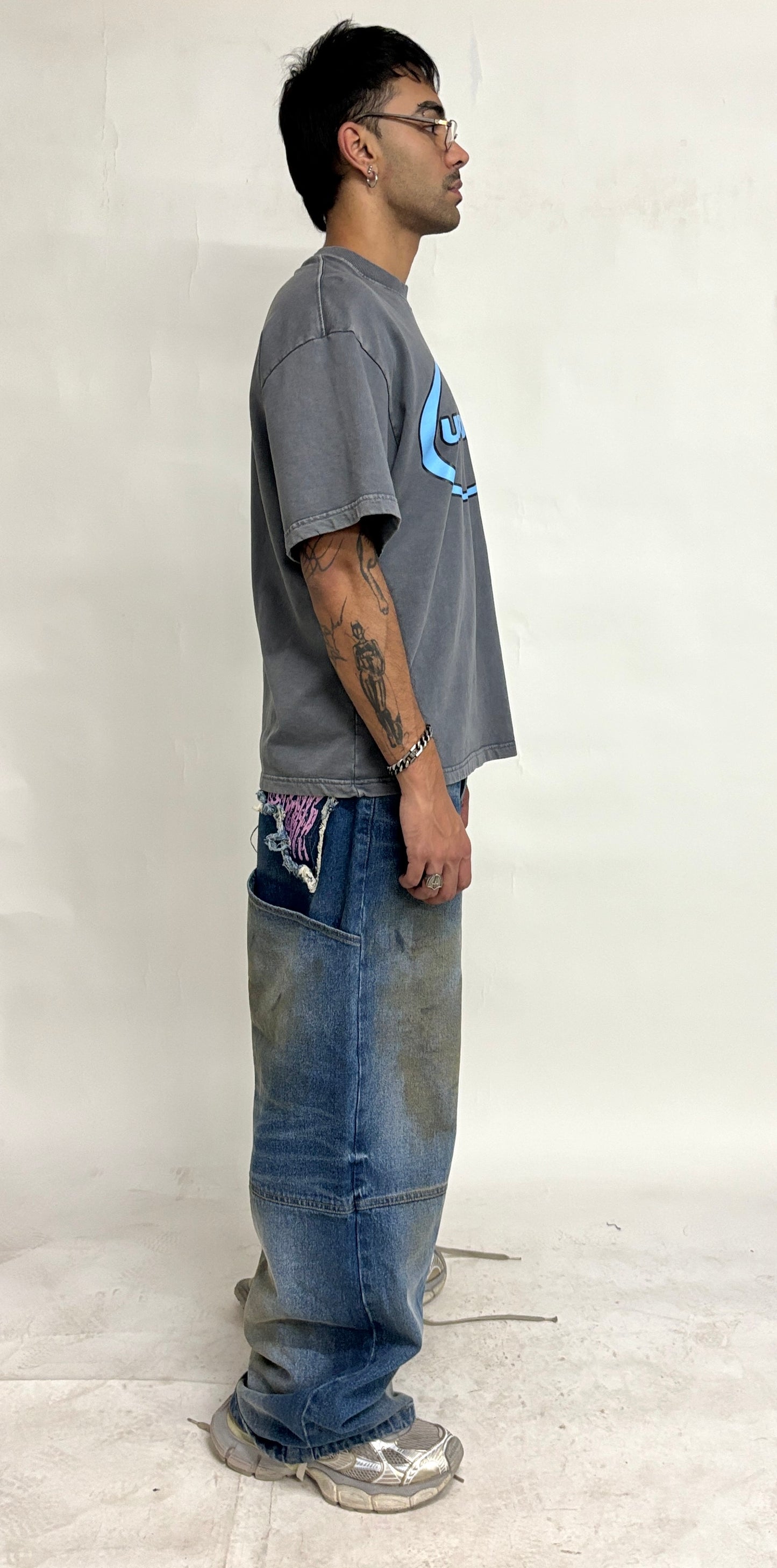 CROSS LOGO PATCHED LOW CROTCH JEANS - DIRTY LIGHT BLUE