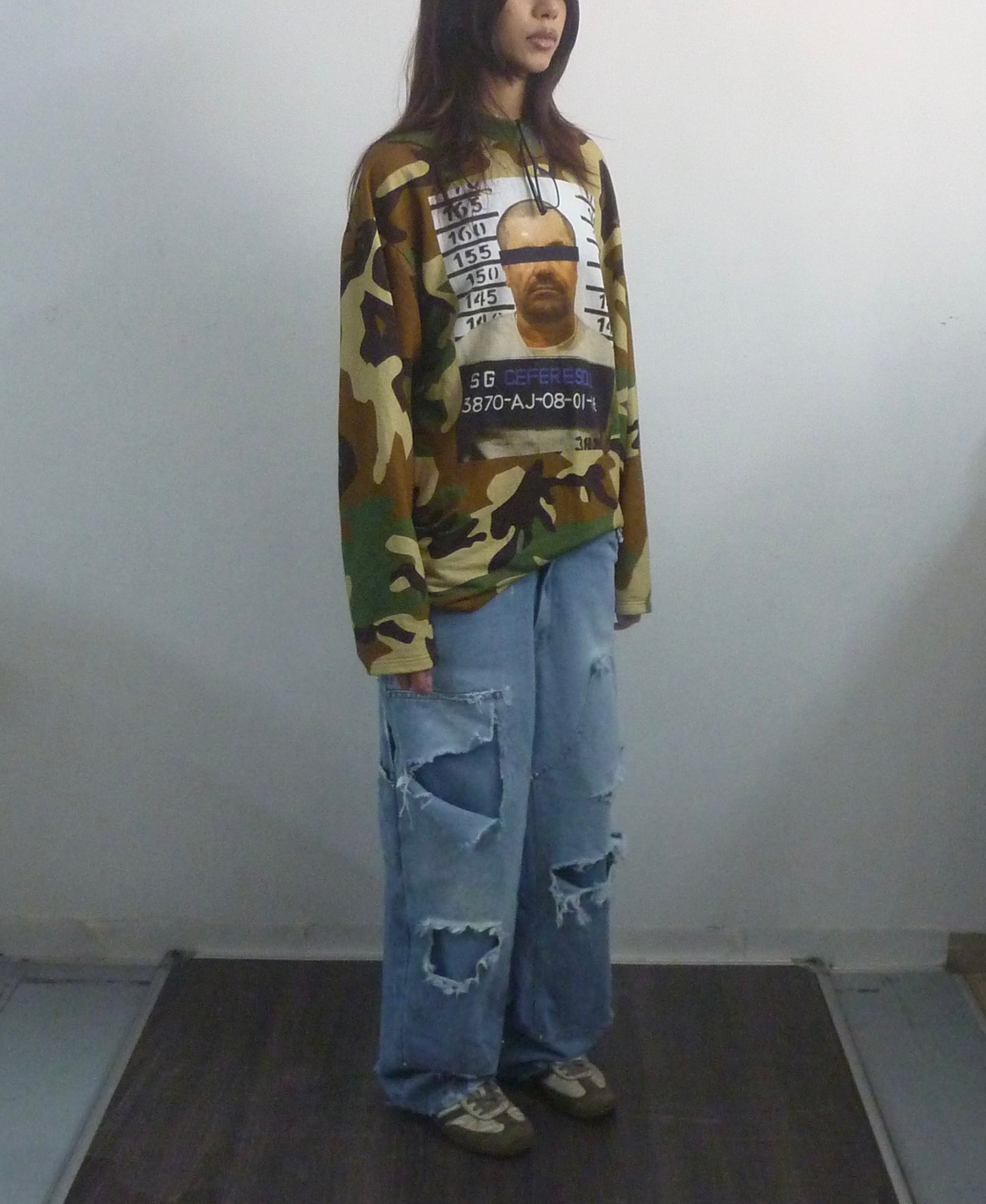 Distressed carpenter jeans (SHIPS IN 2-3 WEEKS)