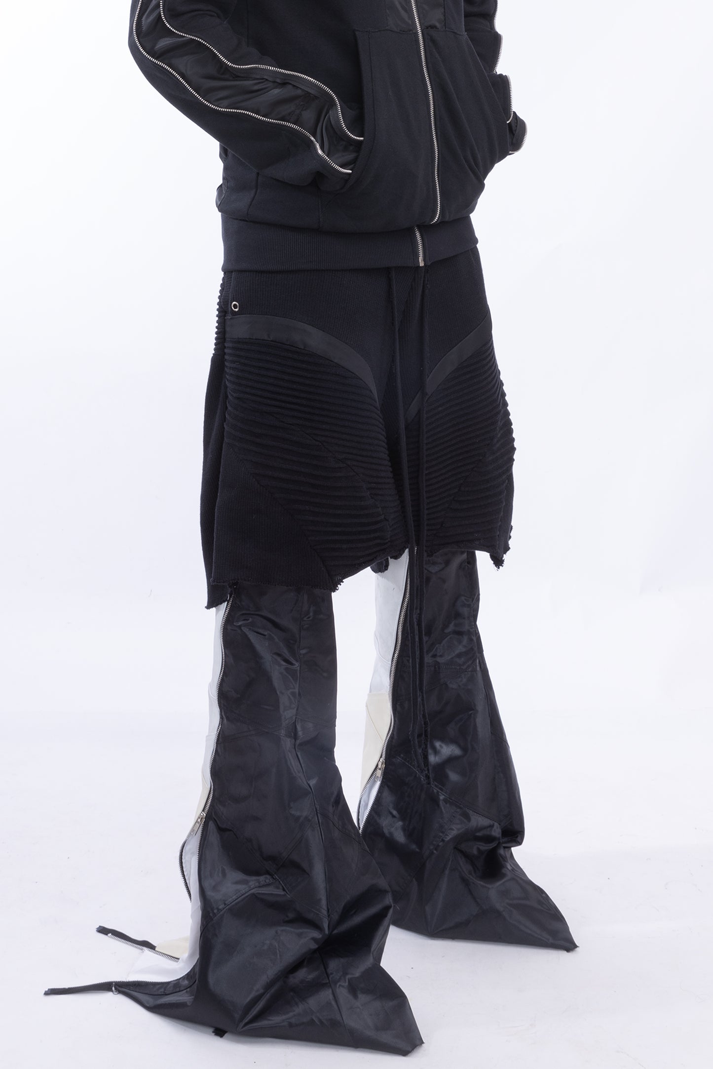 MOTO KNIT SHORTS