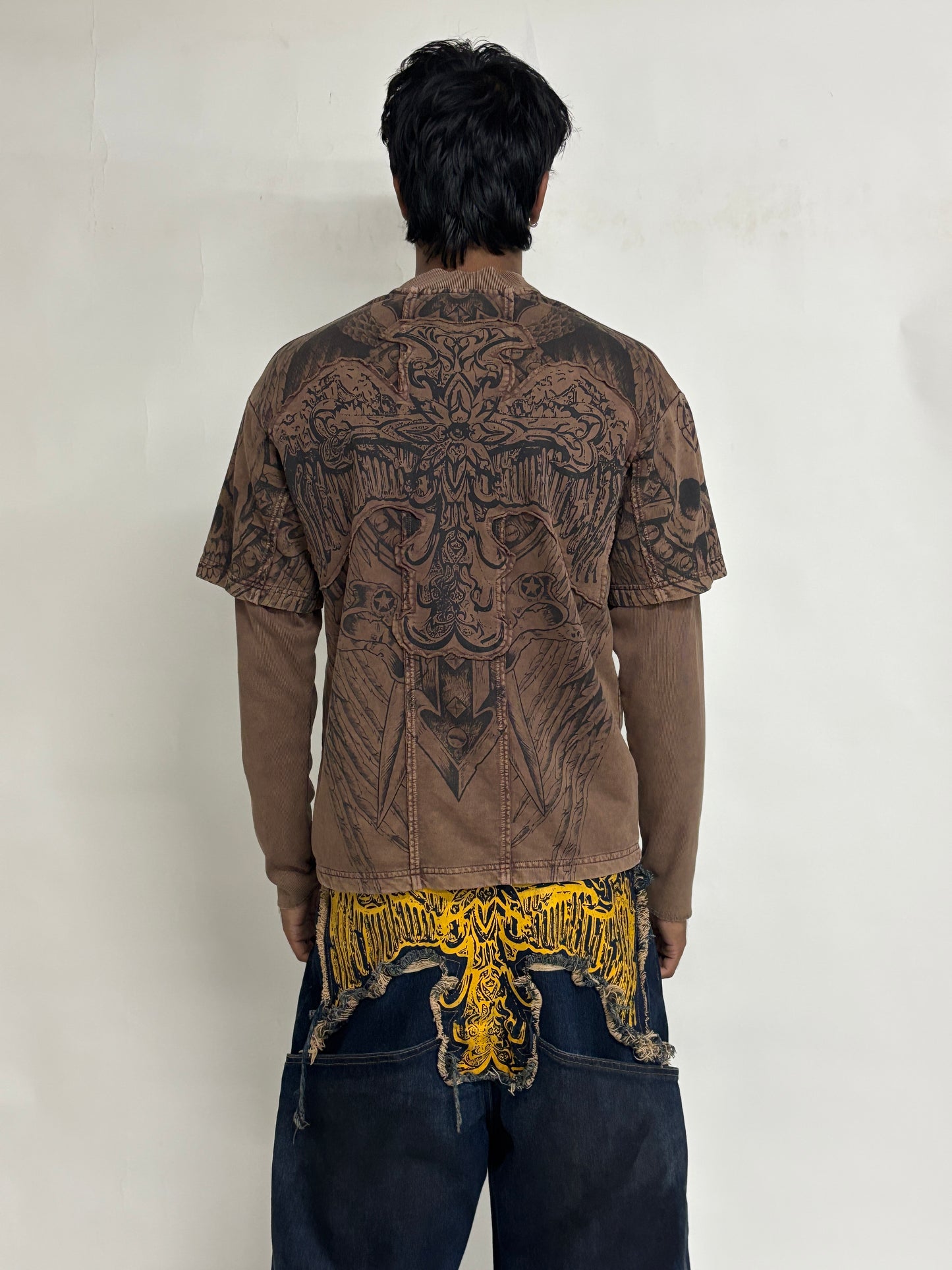 CROSS LOGO PATCHED T-SHIRT - BROWN