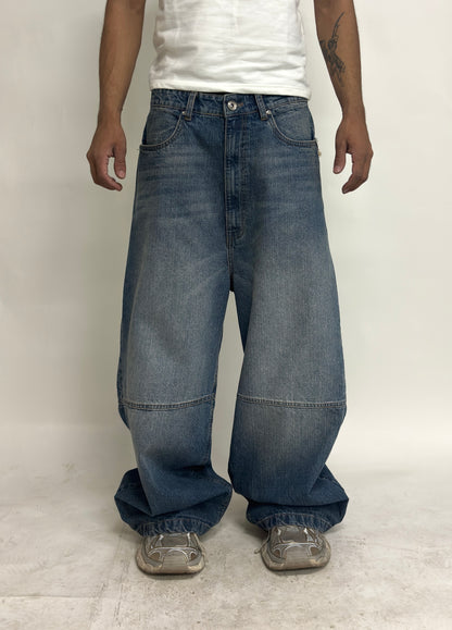 CROSS LOGO PATCHED LOW CROTCH JEANS - LIGHT BLUE