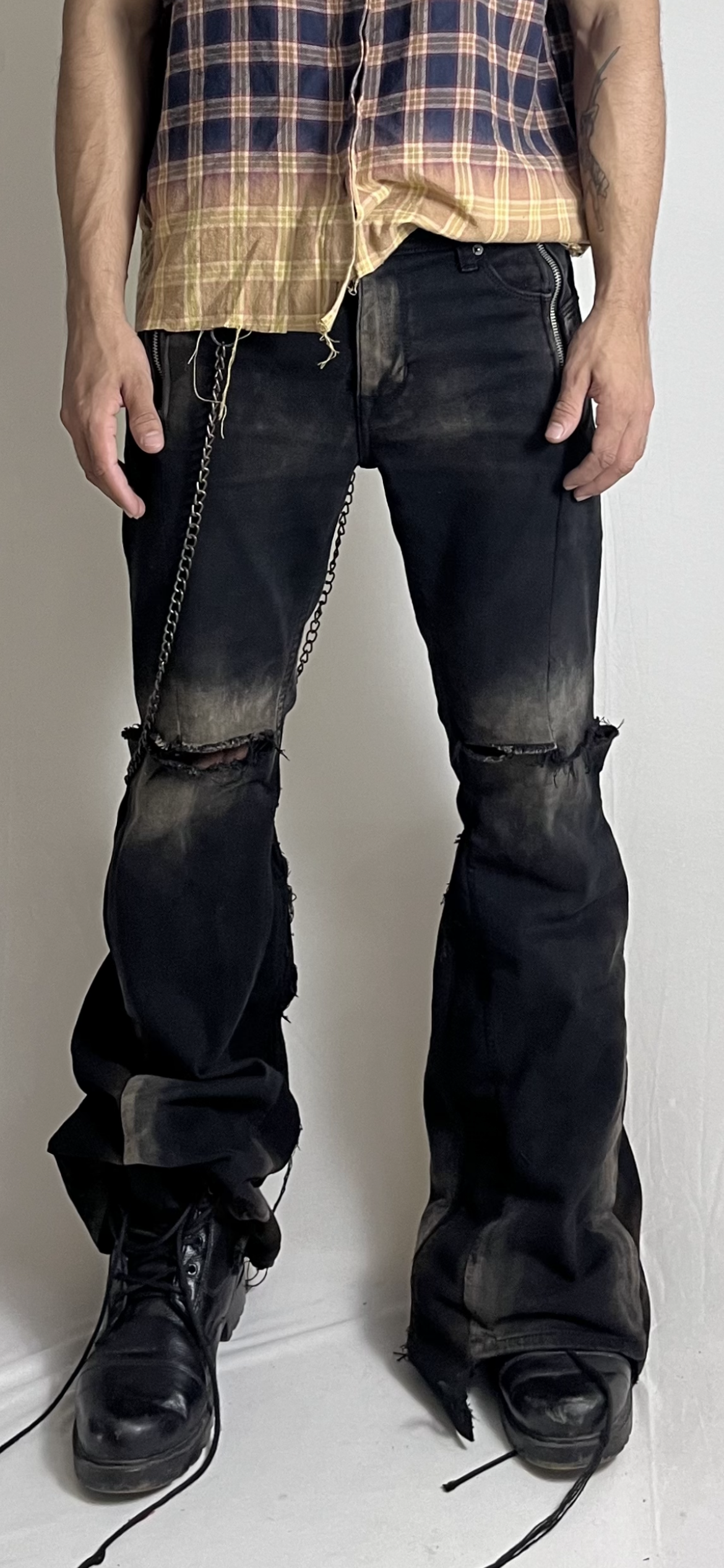 Super Flared Reconstructed Distressed Jeans