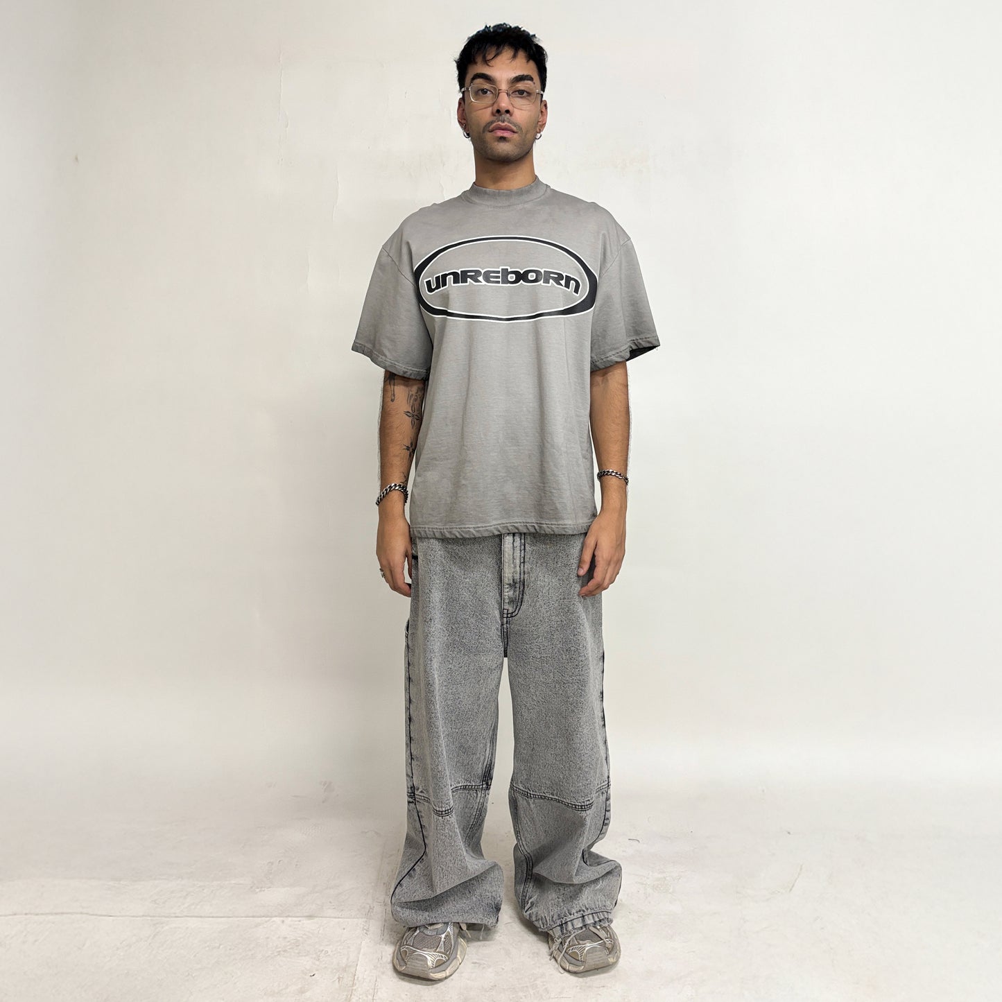 CROSS LOGO PATCHED LOW CROTCH JEANS - DISTRESSED LIGHT GREY